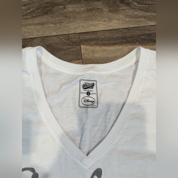 COPY - Old Navy Disney Mickey Mouse V Neck Tee shirt.. Women's XXL. V Neck. - Picture 3 of 4